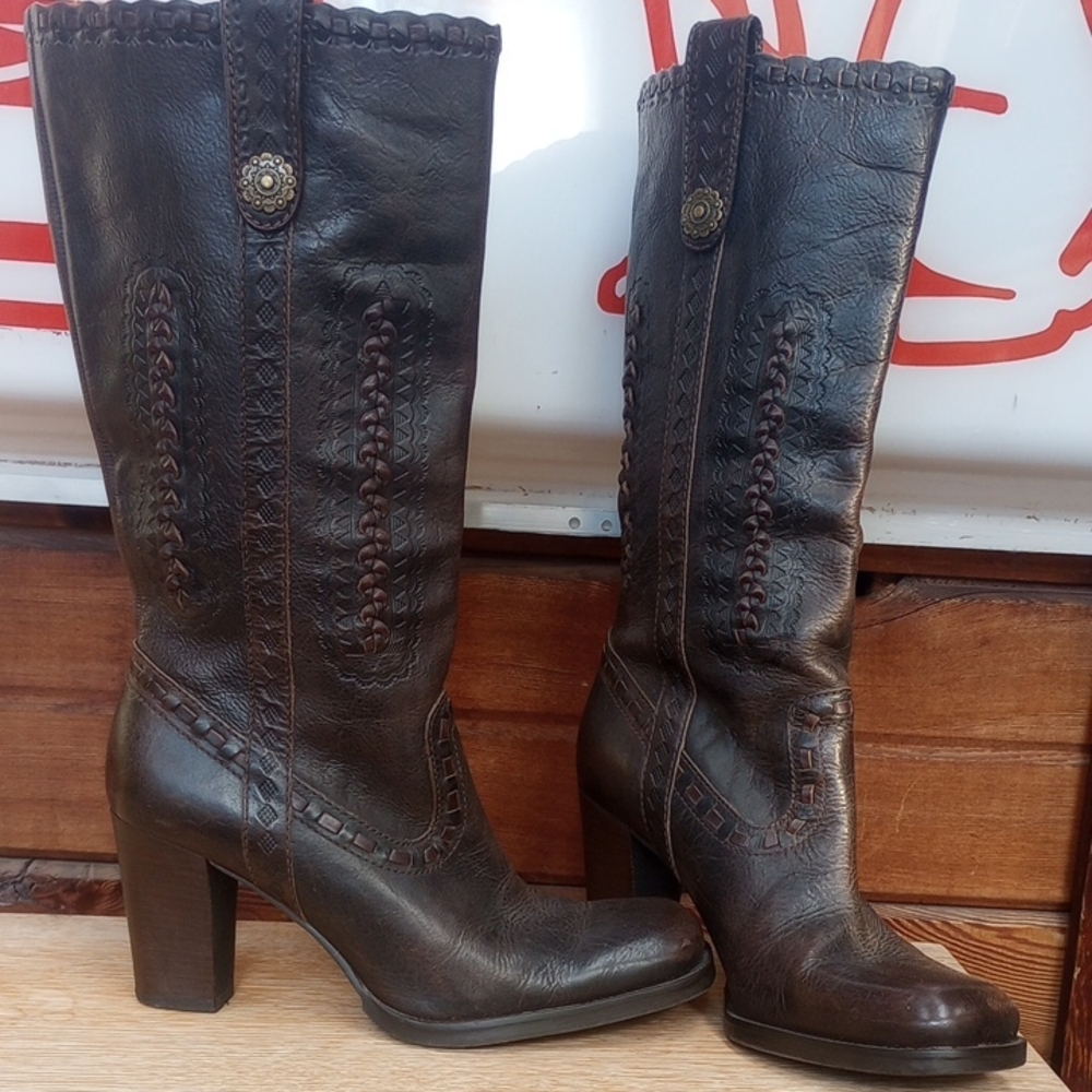 Gianni Bini Dark Brown Heeled Boots